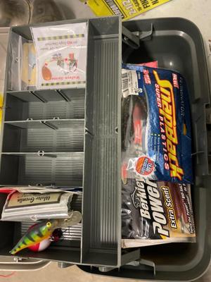R28-Tacklebox, small cooler, emergency pack