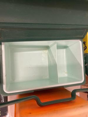 R28-Tacklebox, small cooler, emergency pack