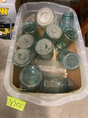 Y15-Tote of old Jars