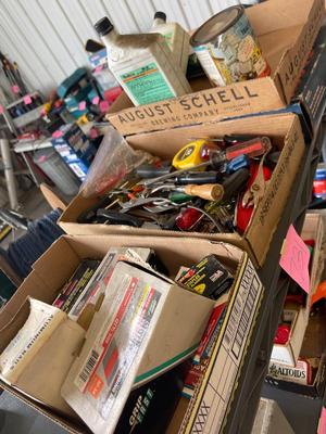 Z31-Shelf of tools and hardware