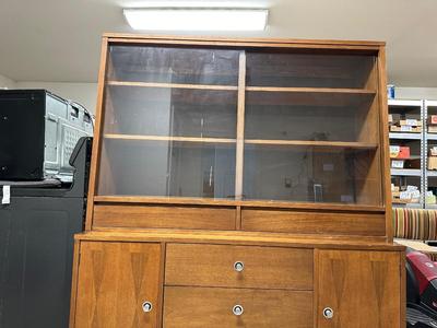 DISPLAY CABINET W/3 DRAWERS AND 2 CUPBOARDS