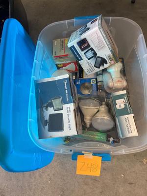 Z48-Tote with Lid and contents
