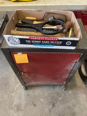 Z53-Small tool chest with flat of Tools