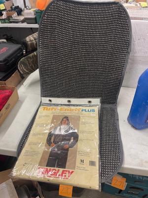 Z65-Rainsuit and seat protector