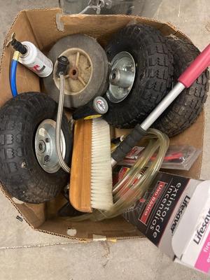 Z72-Metal bucket, small tires, etc