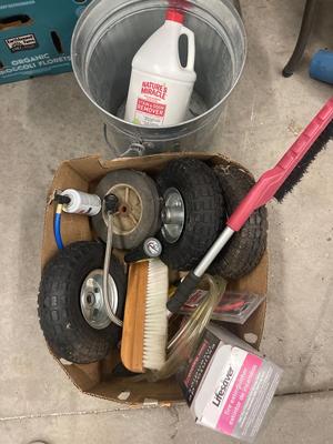 Z72-Metal bucket, small tires, etc