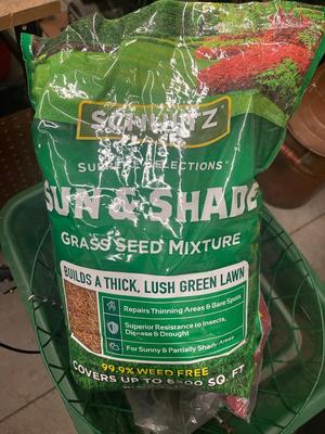 Z81-Spreader/seeder and extras