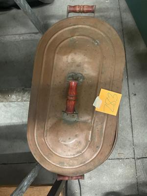 Z83-Metal tub with lid and fire logs, wood