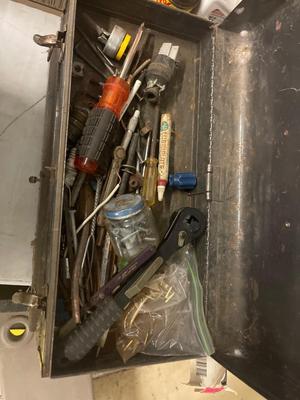 Z91- Metal tool box and contents