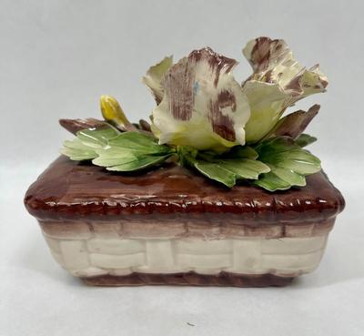 Small porcelain Capodimonte Figurine basket with flowers