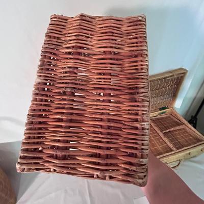 Picnic Basket Collection Incl. Longaberger and Basketville (D-BB)
