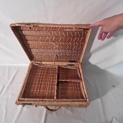 Picnic Basket Collection Incl. Longaberger and Basketville (D-BB)