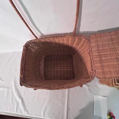 Picnic Basket Collection Incl. Longaberger and Basketville (D-BB)