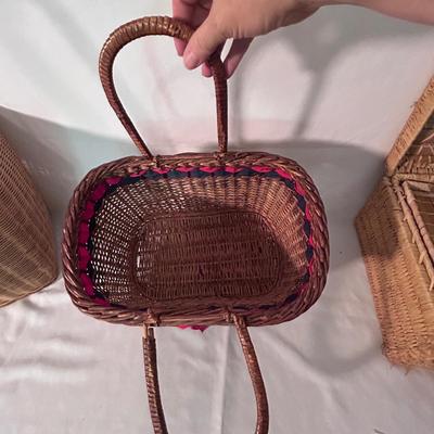 Picnic Basket Collection Incl. Longaberger and Basketville (D-BB)