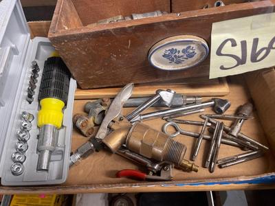 S169-Flat of garage items