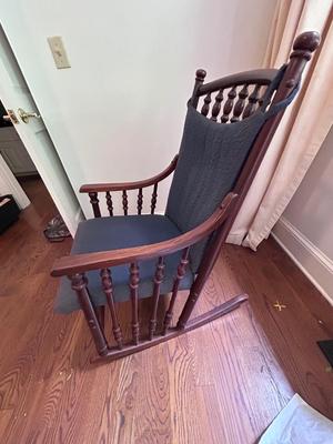 Cushioned Rocker (D-BB)