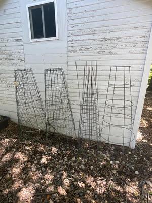 O2-tomato cages