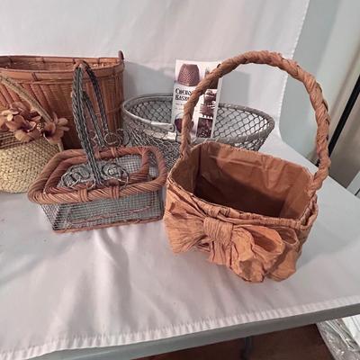 Decorative Baskets Including Sweetgrass (D-BB)