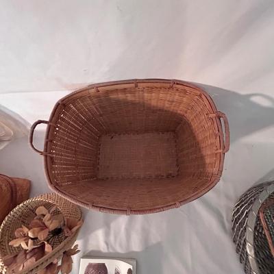 Decorative Baskets Including Sweetgrass (D-BB)