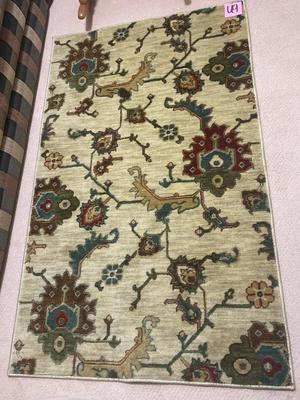 U9-Area Rug