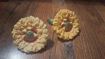 Sunflower salt and pepper shaker