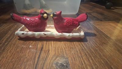 Ceramic Cardinals salt and pepper shakers and tray
