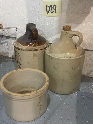 D29-Jugs and small crock