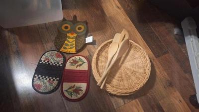 Pot holders, paper late holders and wooden utensils