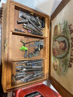 D67-Bits, hobby, knives, oil stone, etc.
