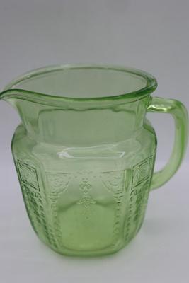 ANCHOR HOCKING Uranium Pitcher