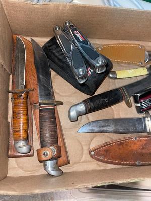 D82-Knife Lot