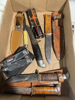 D82-Knife Lot