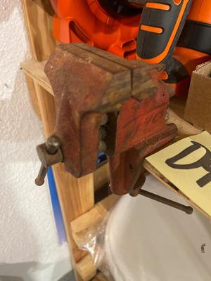 D97-Black and Decker Large Lot