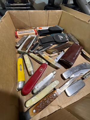 D106-Knife collection lot