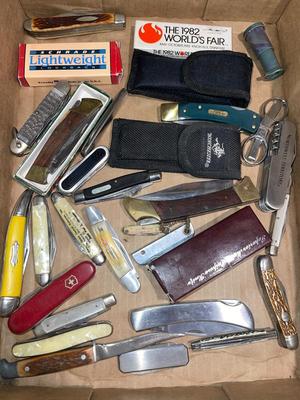 D106-Knife collection lot
