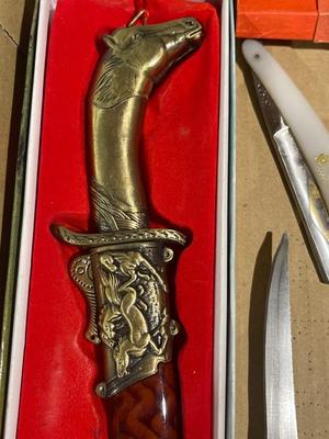 D110-Knife collection lot