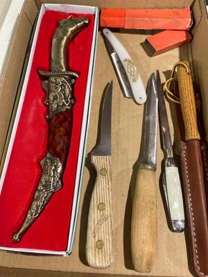 D110-Knife collection lot