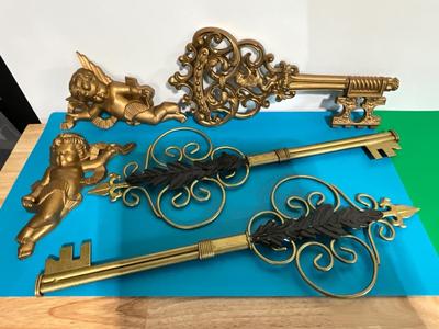 Metal and plastic decor