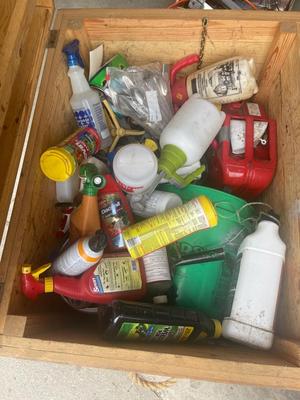 Z103-large wooden chest plus contents