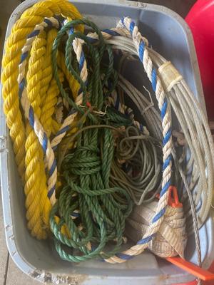 Z109-Rope, cable and gas cans