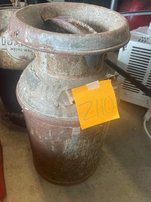 Z110-Milk Can and Old Buckets