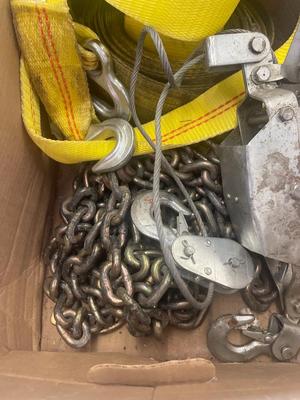 Z112-Winch and straps and chains