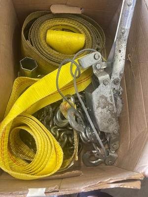 Z112-Winch and straps and chains