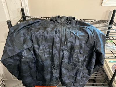 Nice group of XL clothes/windbreaker