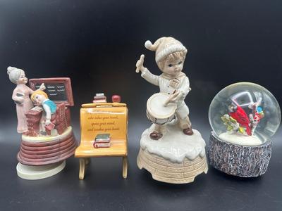 Variety of Music Boxes (4)