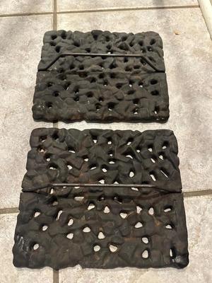Cast Iron Grill Plates With Handles (2)