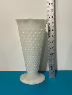 Milk glass Vase