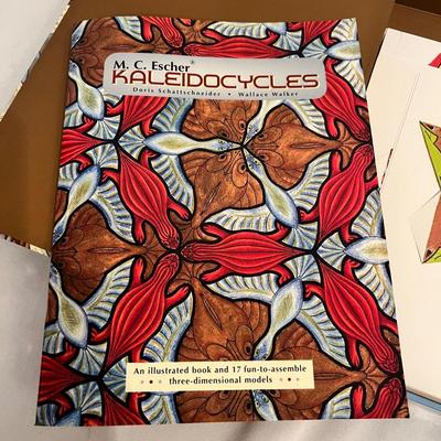 Three Dimensional Models & Pop Up Books (D-MK)