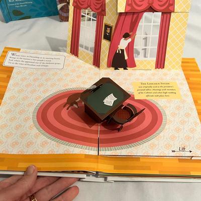 Three Dimensional Models & Pop Up Books (D-MK)