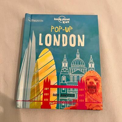 Three Dimensional Models & Pop Up Books (D-MK)